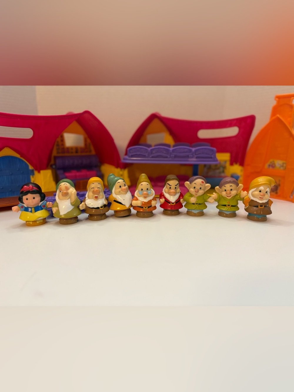 Fisher Price Little People Snow White Cottage + 7 Dwarfs COMPLETE Figures